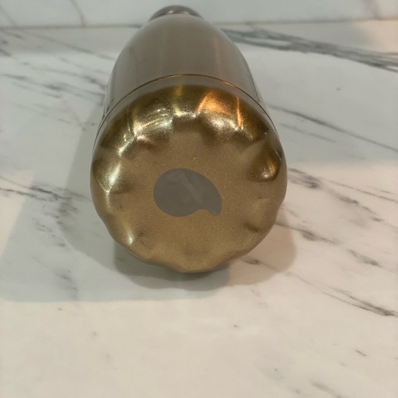 Swell Water Bottle 17 OZ In Sparkling champagne, Triple-Layered
Vacuum-Insulated - Picture 4 of 5